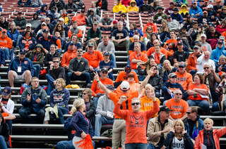 Syracuse fans fair outweighed Colgate fans, as Hamilton, New York, is only about 40 miles from SU. 