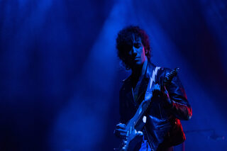 The Strokes guitarist Albert Hammond Jr. wears a Lou Reed T-shirt for the concert in honor of the 1964 Syracuse graduate. Reed was the guitarist, singer and principal songwriter for the Velvet Underground, to which Reed belonged. 